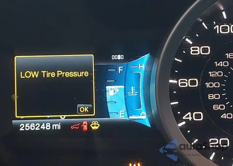 2011 Ford Explorer Xlt из США, поврежденный, VIN 1FMHK8D82BGA53820